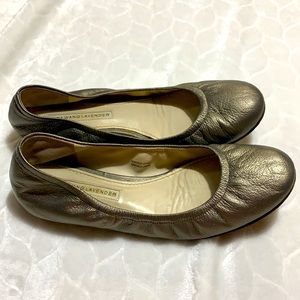 Vera Wang Lavender Ballet Flats in Pewter Color      Sz 6.5
